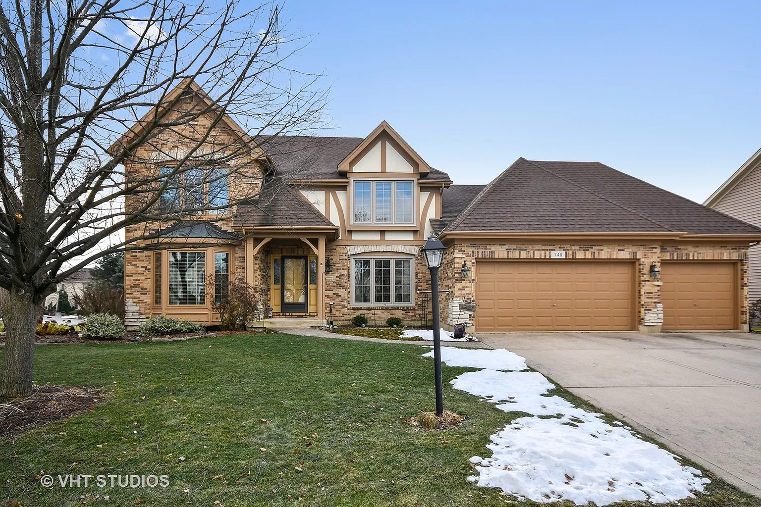 748 Tanager Ln photo 1