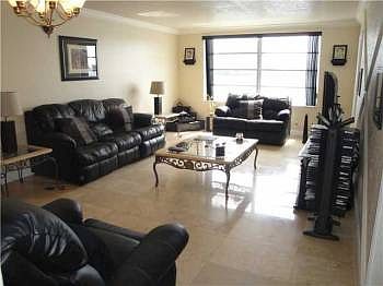 4th image of 1160 NE 191st St #23