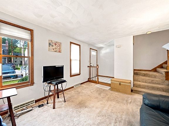 3rd image of 754 Wellman Ave Unit 754