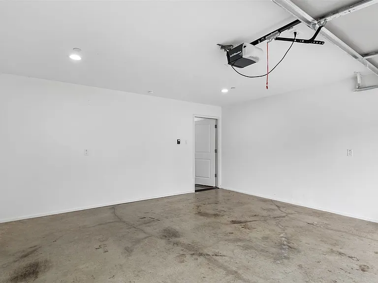 5647 Live Oak St #101 — Photo 39