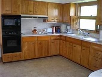 5th image of 6615 NW Sweetbriar Ct