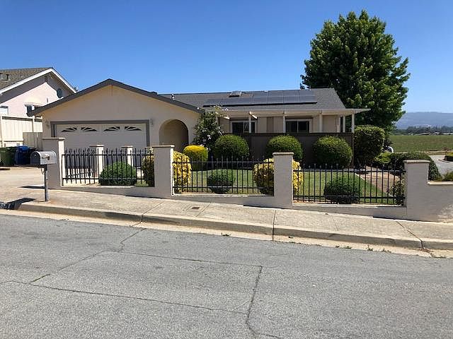 1st image of 351 Briarwood Dr