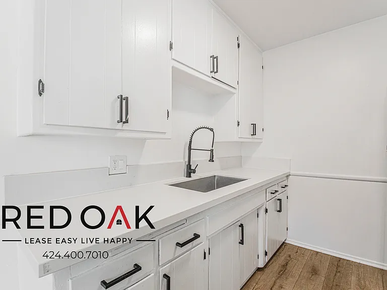 820 S Gramercy Pl #11 — Photo 12