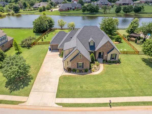 22907 Crab Orchard Dr, Edmond, OK 73025