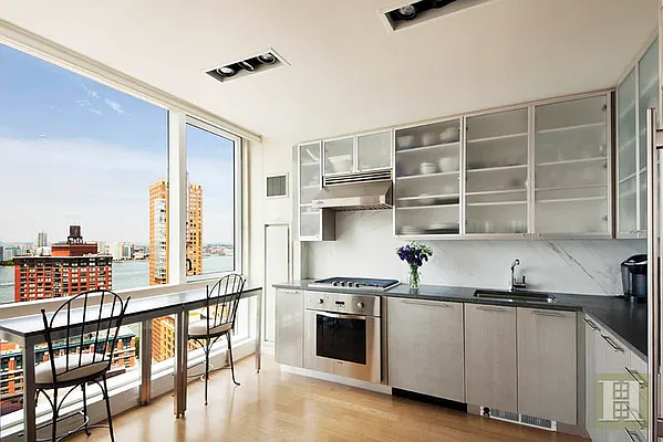 Sold by Halstead Real Estate | media 20