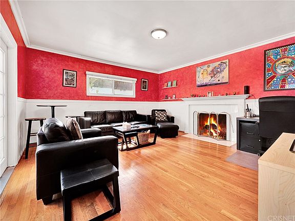 3rd image of 4634 Farmdale Ave