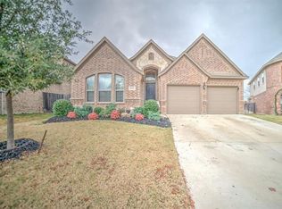 2557 Flowing Springs Dr, Fort Worth, TX 76177