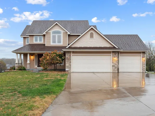 3313 SE Tomahawk Ct, Topeka, KS 66609