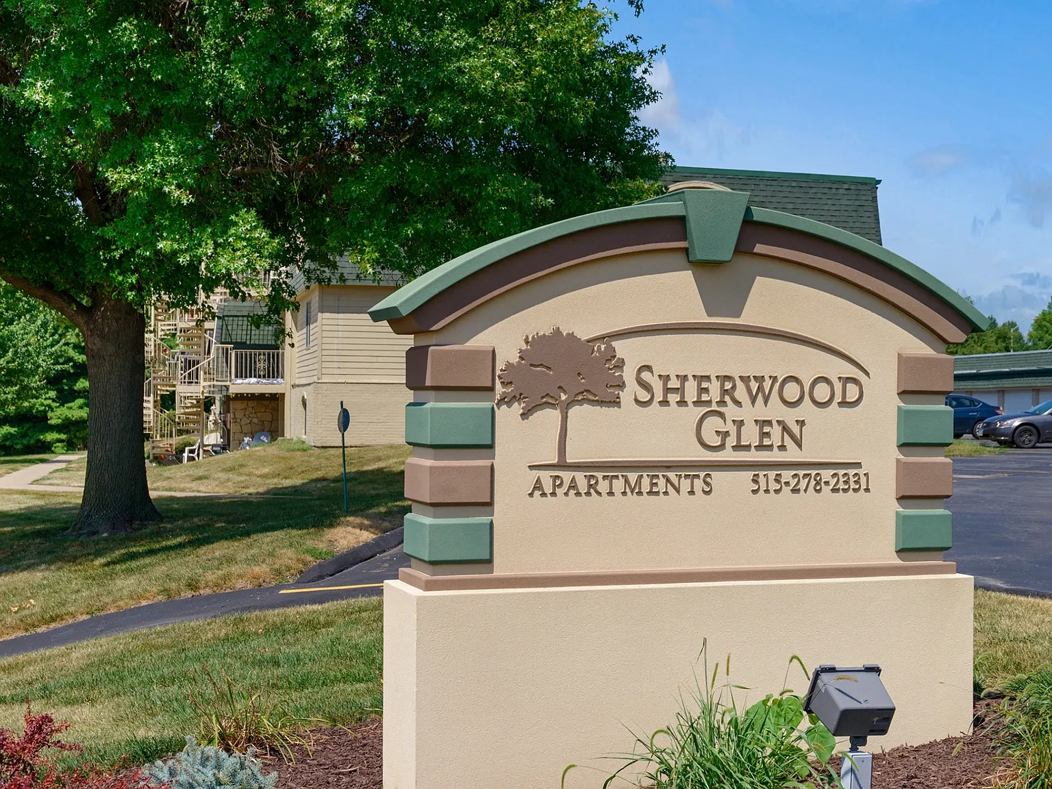 Sherwood Glen — Photo 3