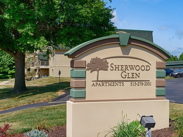 Sherwood Glen — Photo 3