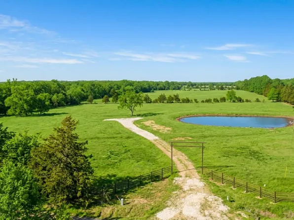 363 County Road 44880, Blossom, TX 75416