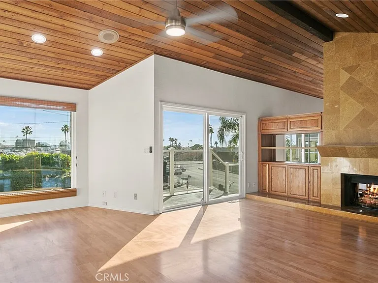 207 La Jolla Dr — Photo 4