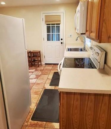 3rd image of 273 Kimball Ave Floor 1