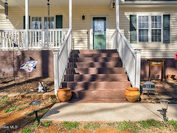 3rd image of 103 Pueblo Drive