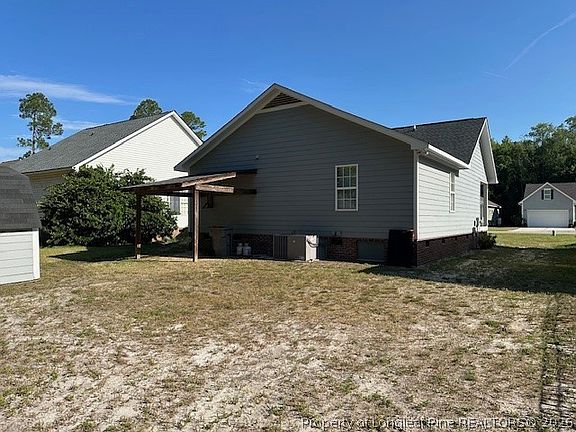 5th image of 352 Grays Ln