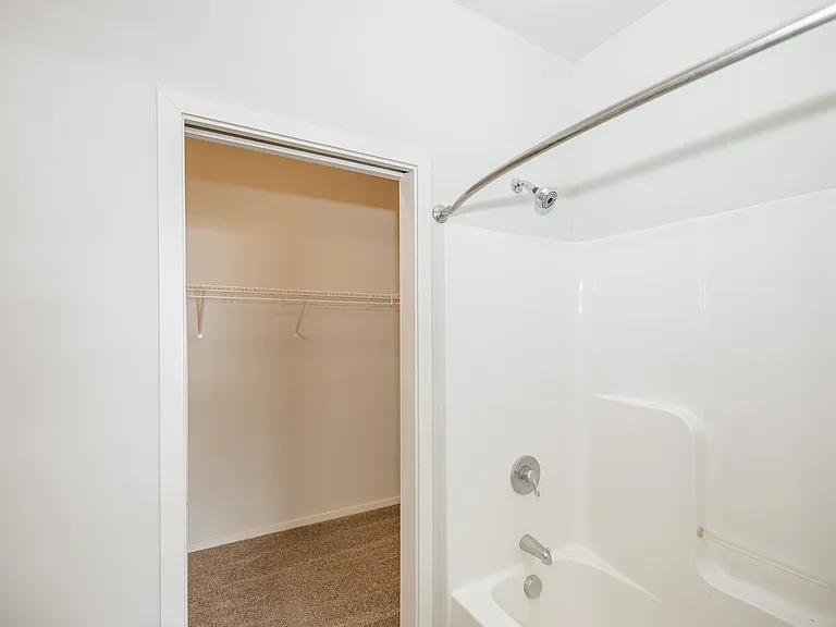 Kascade Place Apartments — Photo 91