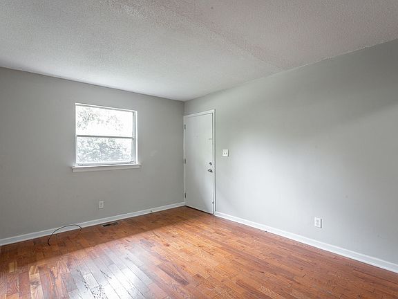 5th image of 1407 Mana Ln APT 1