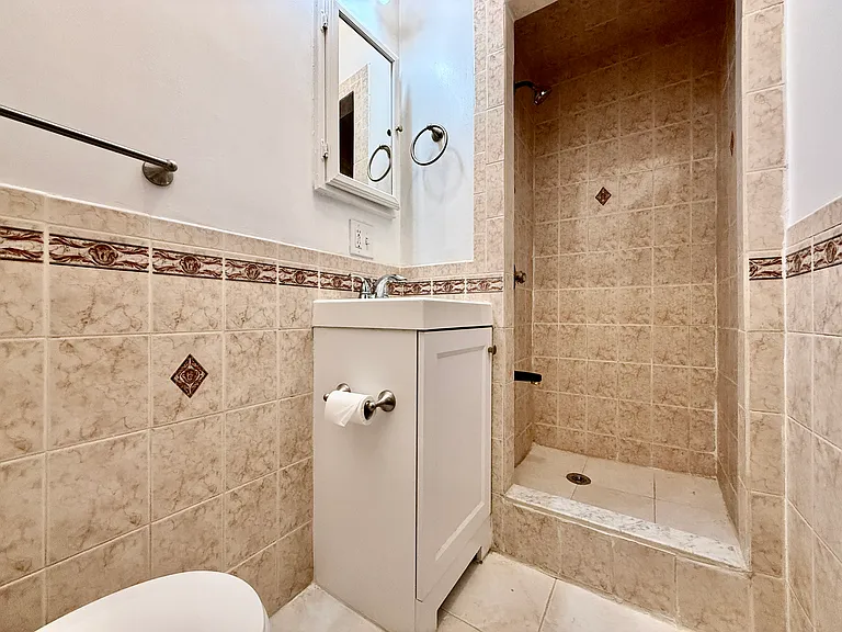 785 Dean St #2R — Photo 7