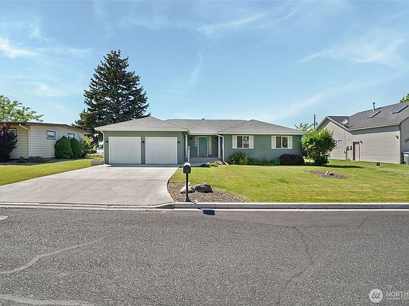3rd image of 1202 S Eastlake Drive