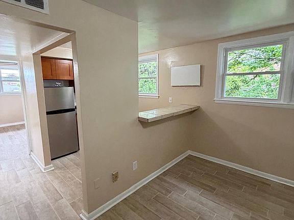 3rd image of 2103 Rhawn St