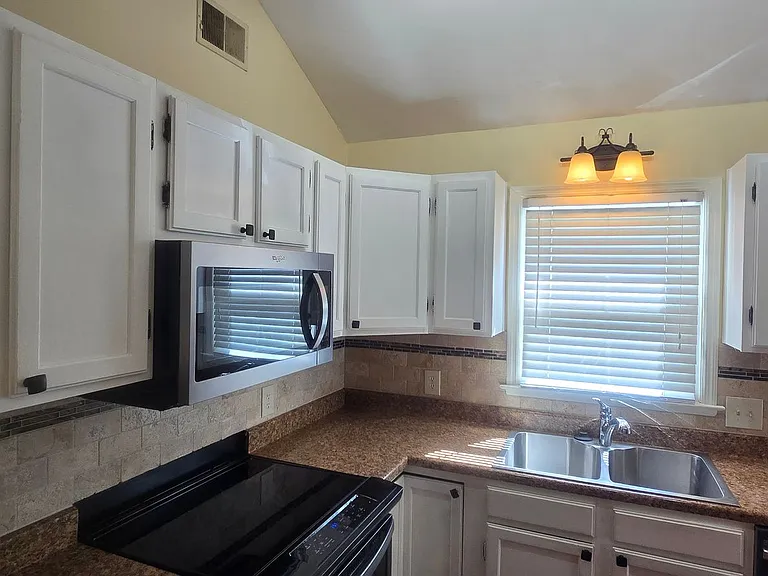 3313 Fort Harrods Ct — Photo 8