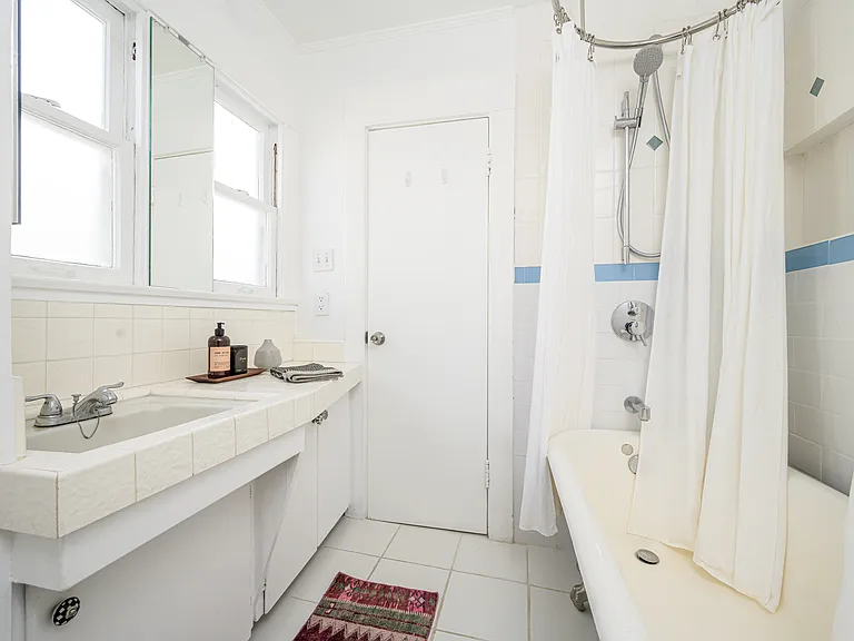 2213 Arizona Ave — Photo 4