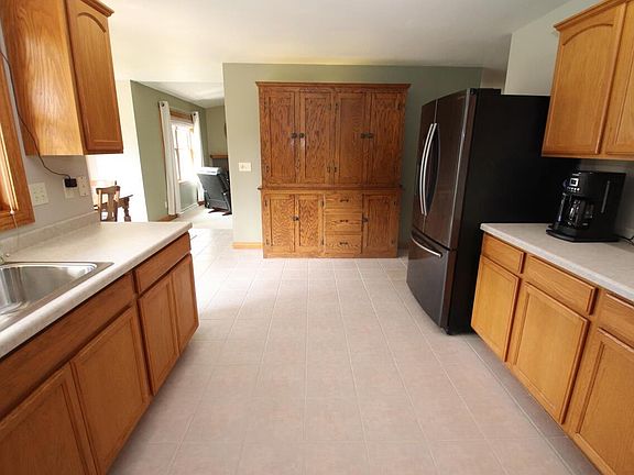 5th image of 843 Crystal ROAD