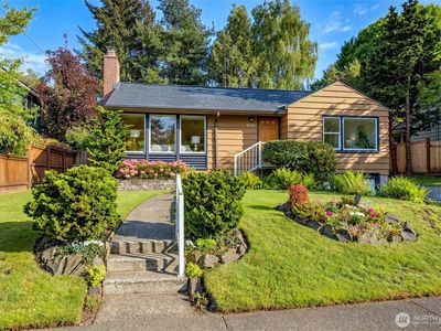 8232 39th Avenue NE, Seattle, WA, 98115