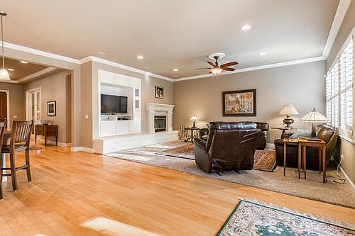 4th image of 5048 Tesoro Way