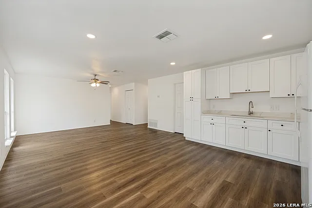 3 bed, 2.0 bath, 1124 sqft, $1,550 — Photo 4