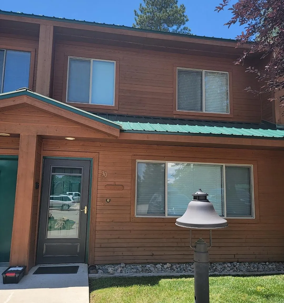 302 Talisman Dr — Photo 1