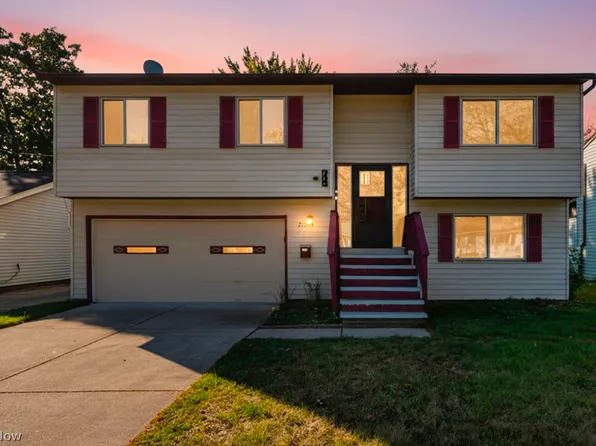 22504 Felch St, Warrensville Heights, OH 44128