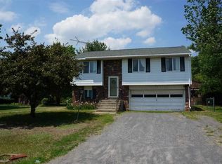 32 Duncan Rd, Gansevoort, NY 12831