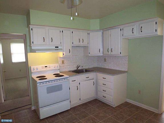 5th image of 3525 Hazelwood Ave