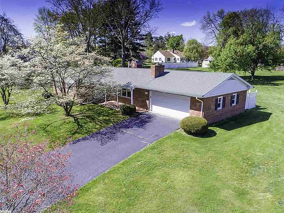 2nd image of 288 Cambridge Dr