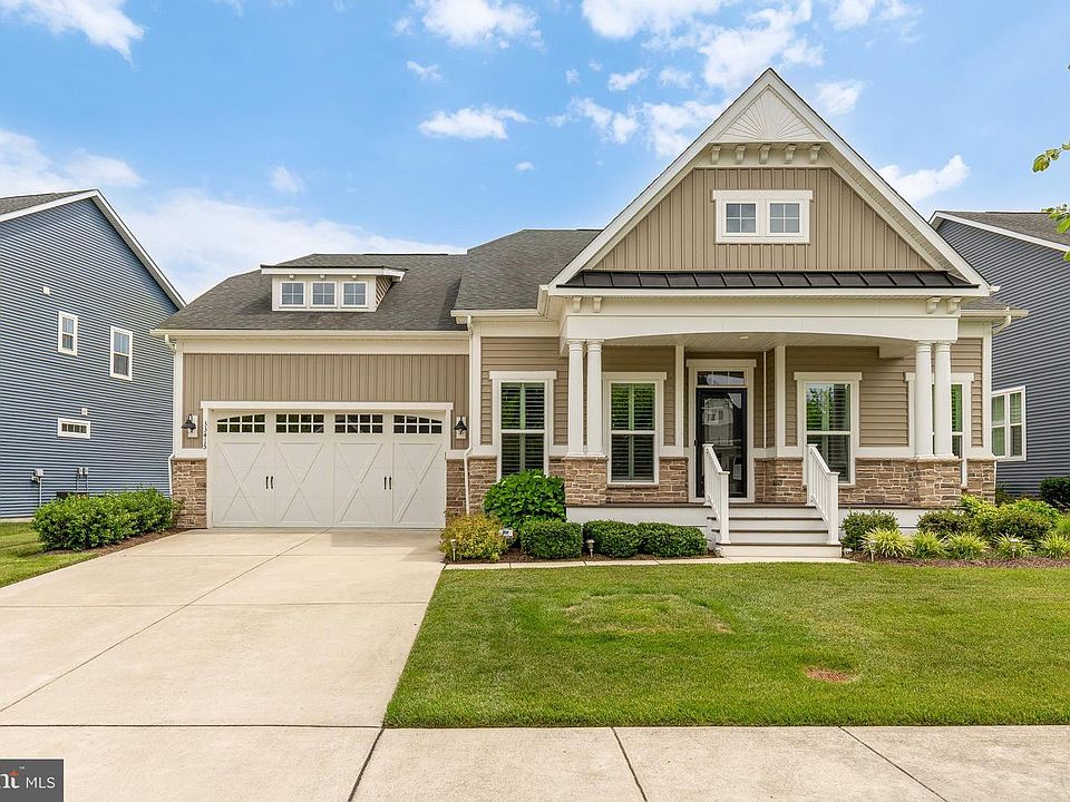1st image of 33415 Bridgehampton Ln