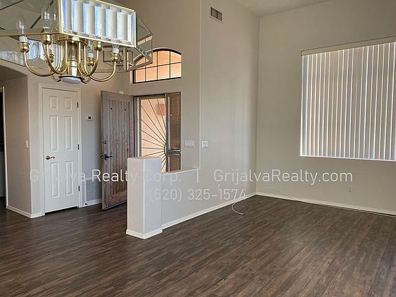 2nd image of 1342 W Hopbush Way