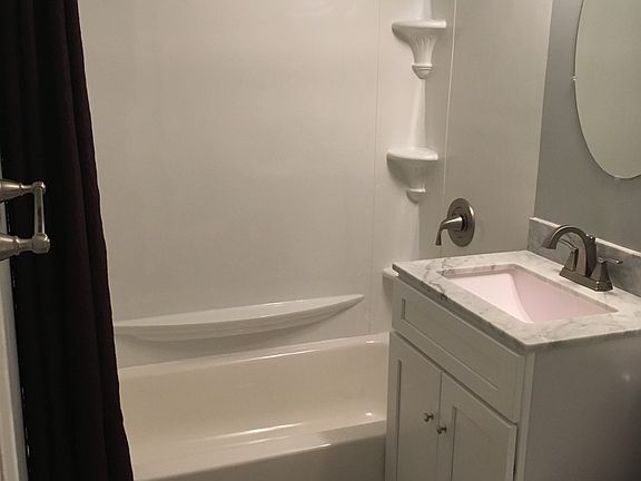 5th image of 1042 Highland Ave