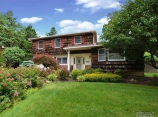 36 Stonywood Dr, Commack, NY 11725