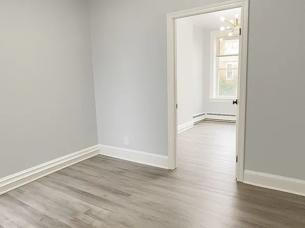 396 Woodlawn Avenue image 18 of 20