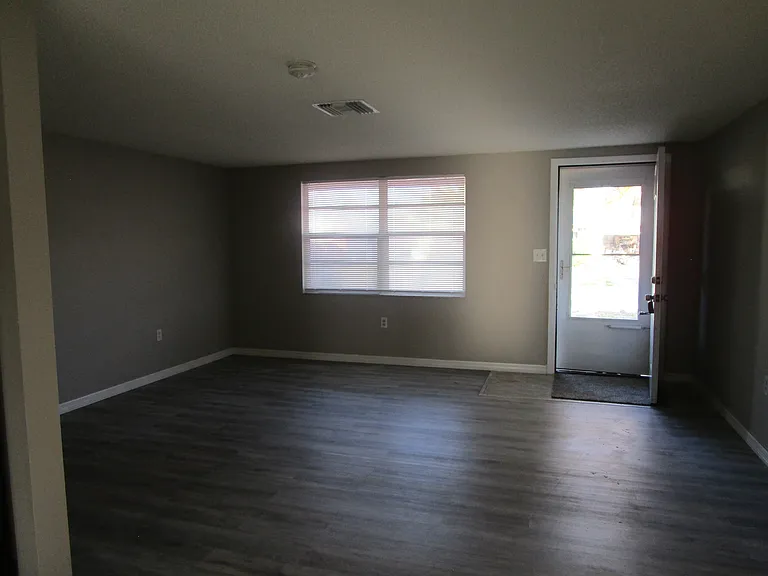 11611 Constance Dr — Photo 5