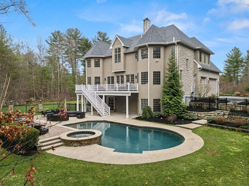 9 Janice Ave, North Reading, MA 01864 | Zillow