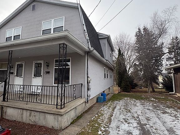 3rd image of 23 Saint David St Unit 25