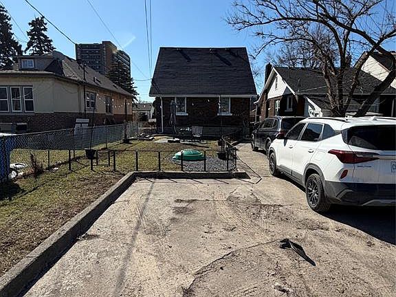 3rd image of 90 Goyeau St #1388