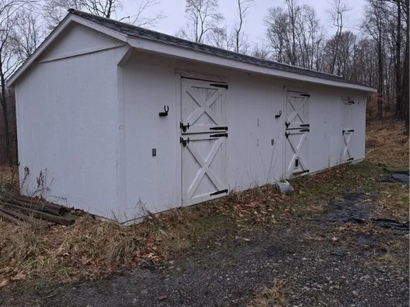 921 Branchton Rd, Boyers, PA 16020
