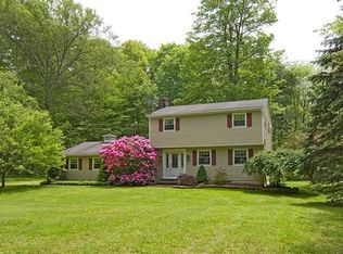 14685 Maplewood Dr, Burton, OH 44021