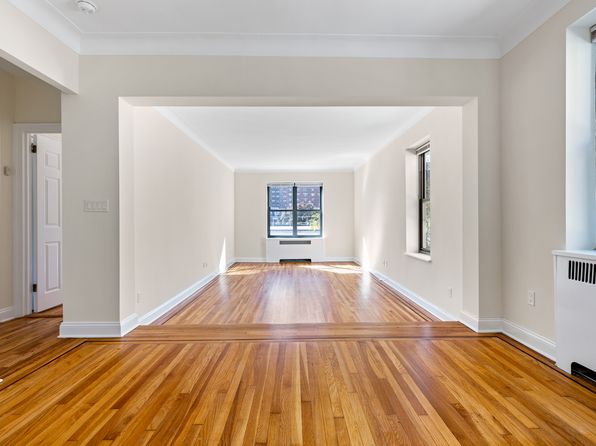 310 E 75th St APT 4D