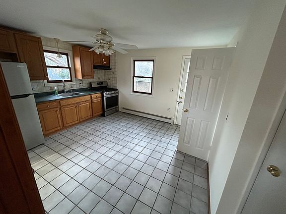 3rd image of 5 Woodlawn Ave #A