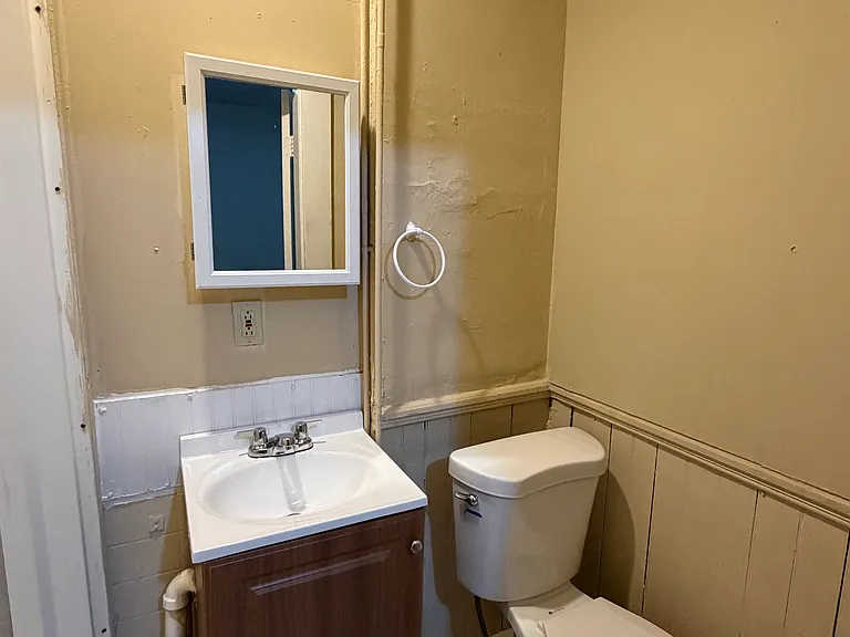 118 Pearl St #3 — Photo 9