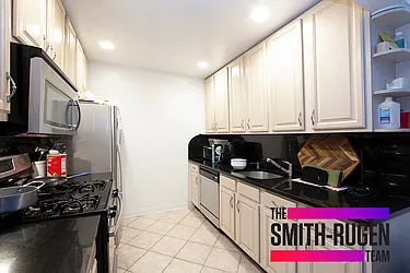 Rented by R New York